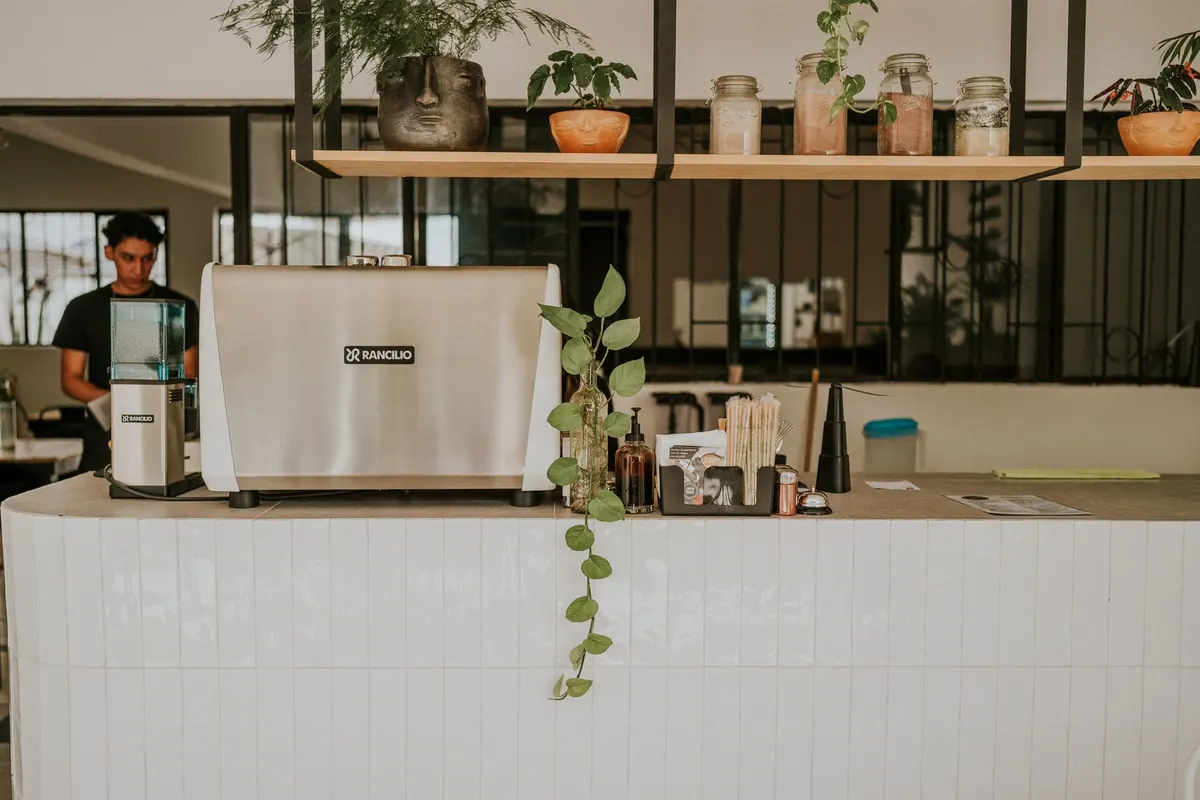 Keeping Smiles During the Morning Rush: Coffee Shop Queue Tips